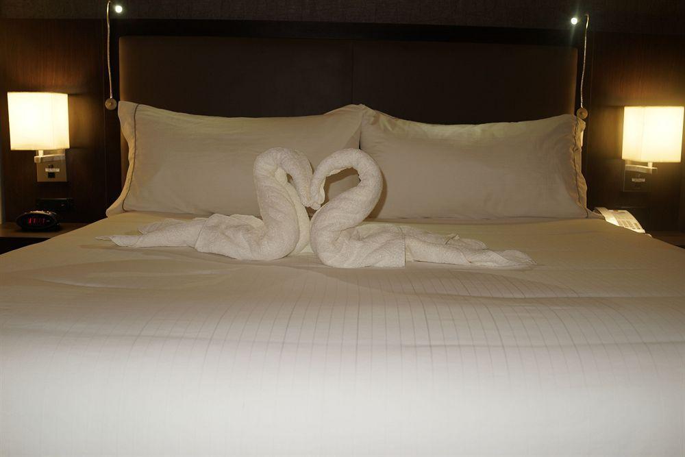 Holiday Inn Express & Suites Naples Downtown - 5Th Avenue By Ihg Exteriér fotografie