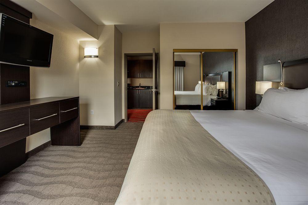 Holiday Inn Express & Suites Naples Downtown - 5Th Avenue By Ihg Exteriér fotografie