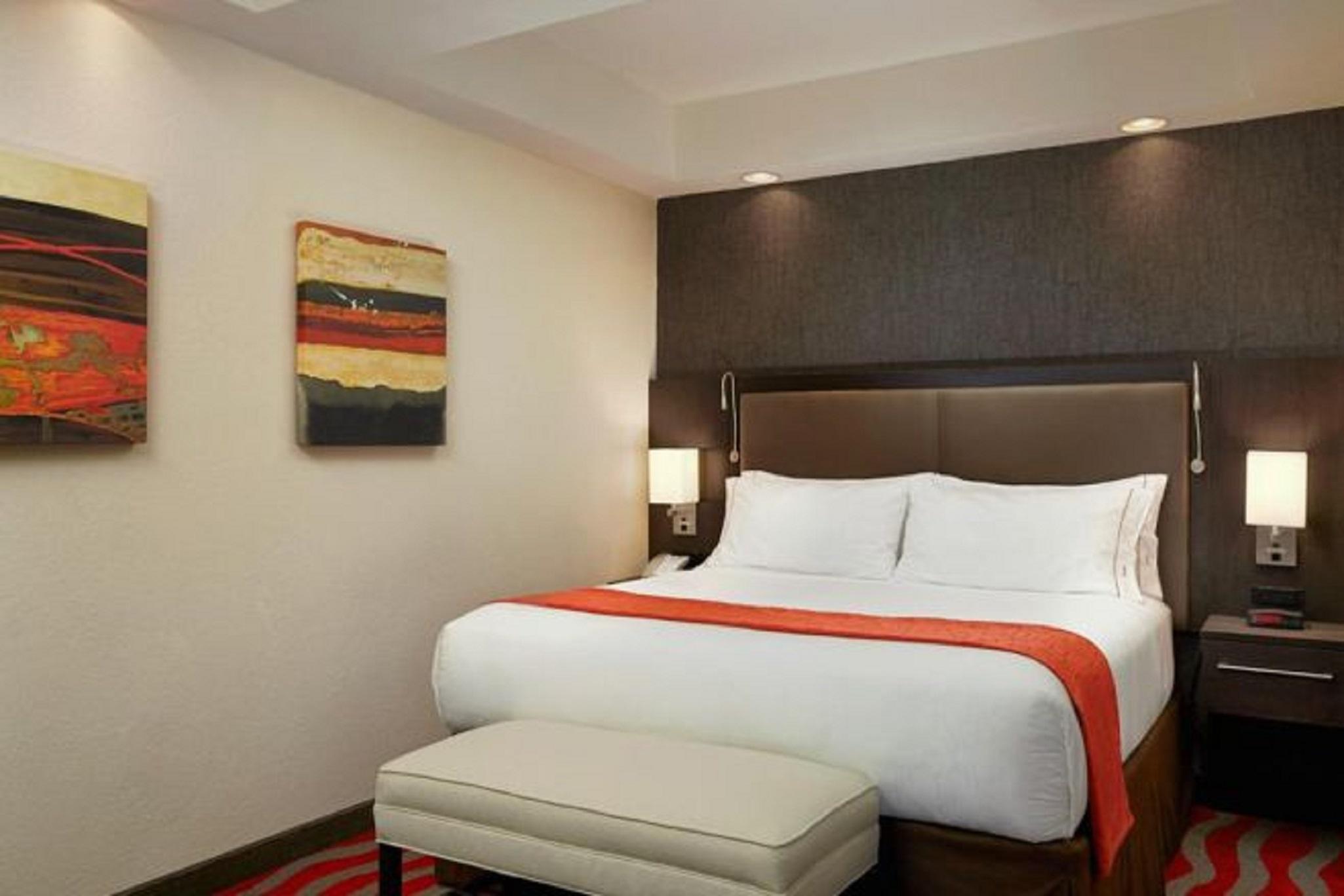 Holiday Inn Express & Suites Naples Downtown - 5Th Avenue By Ihg Exteriér fotografie
