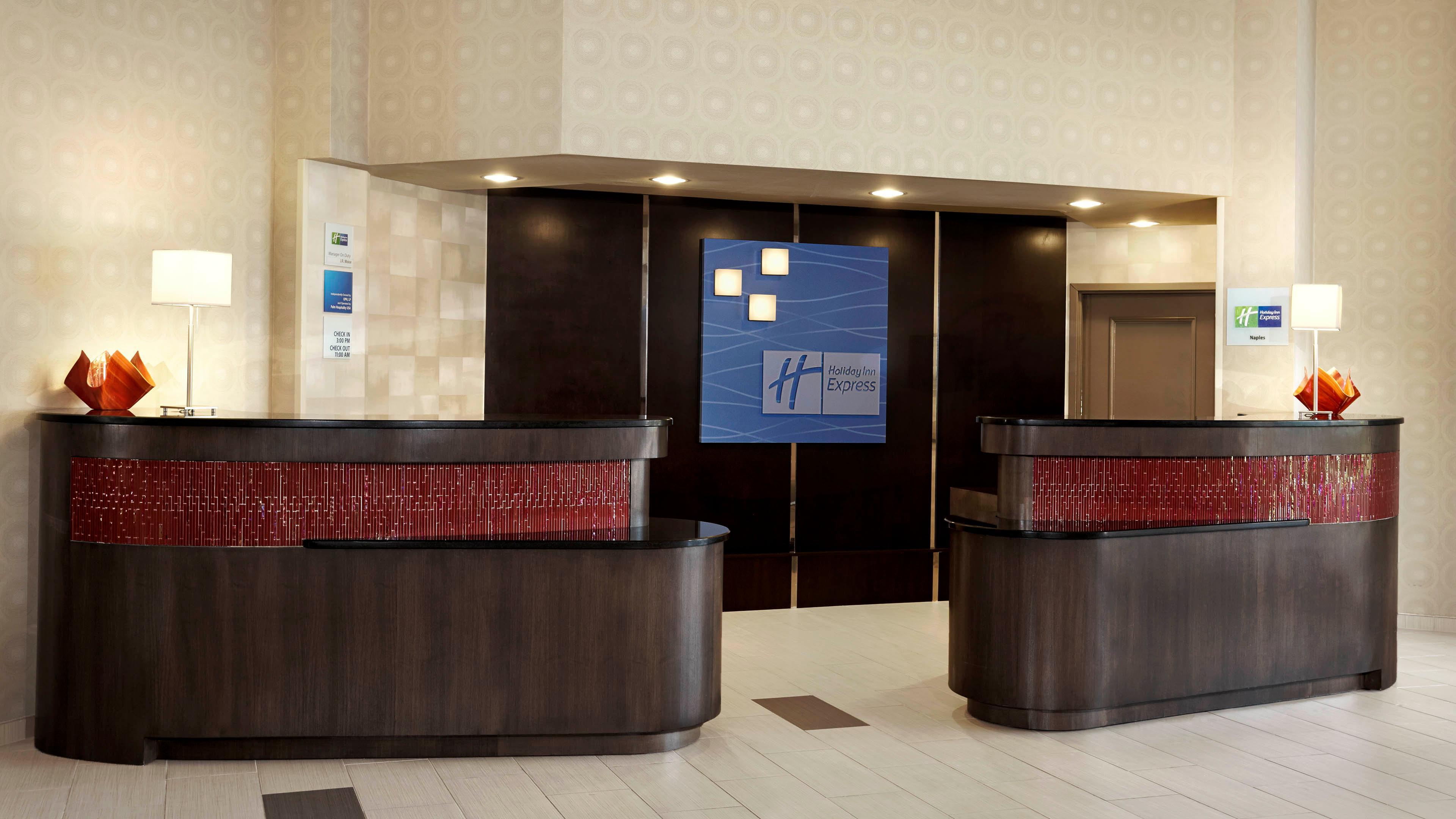 Holiday Inn Express & Suites Naples Downtown - 5Th Avenue By Ihg Exteriér fotografie