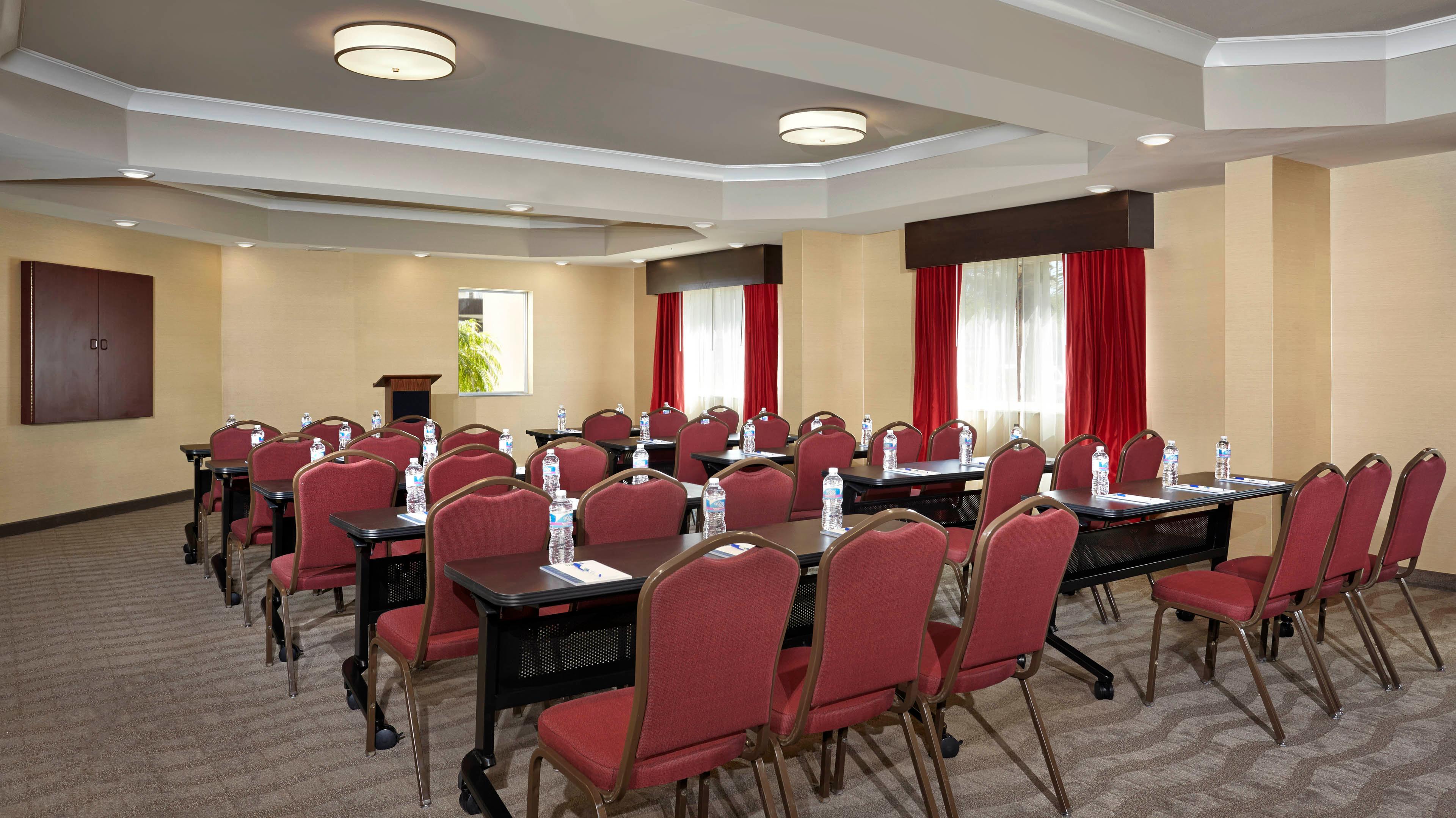 Holiday Inn Express & Suites Naples Downtown - 5Th Avenue By Ihg Exteriér fotografie
