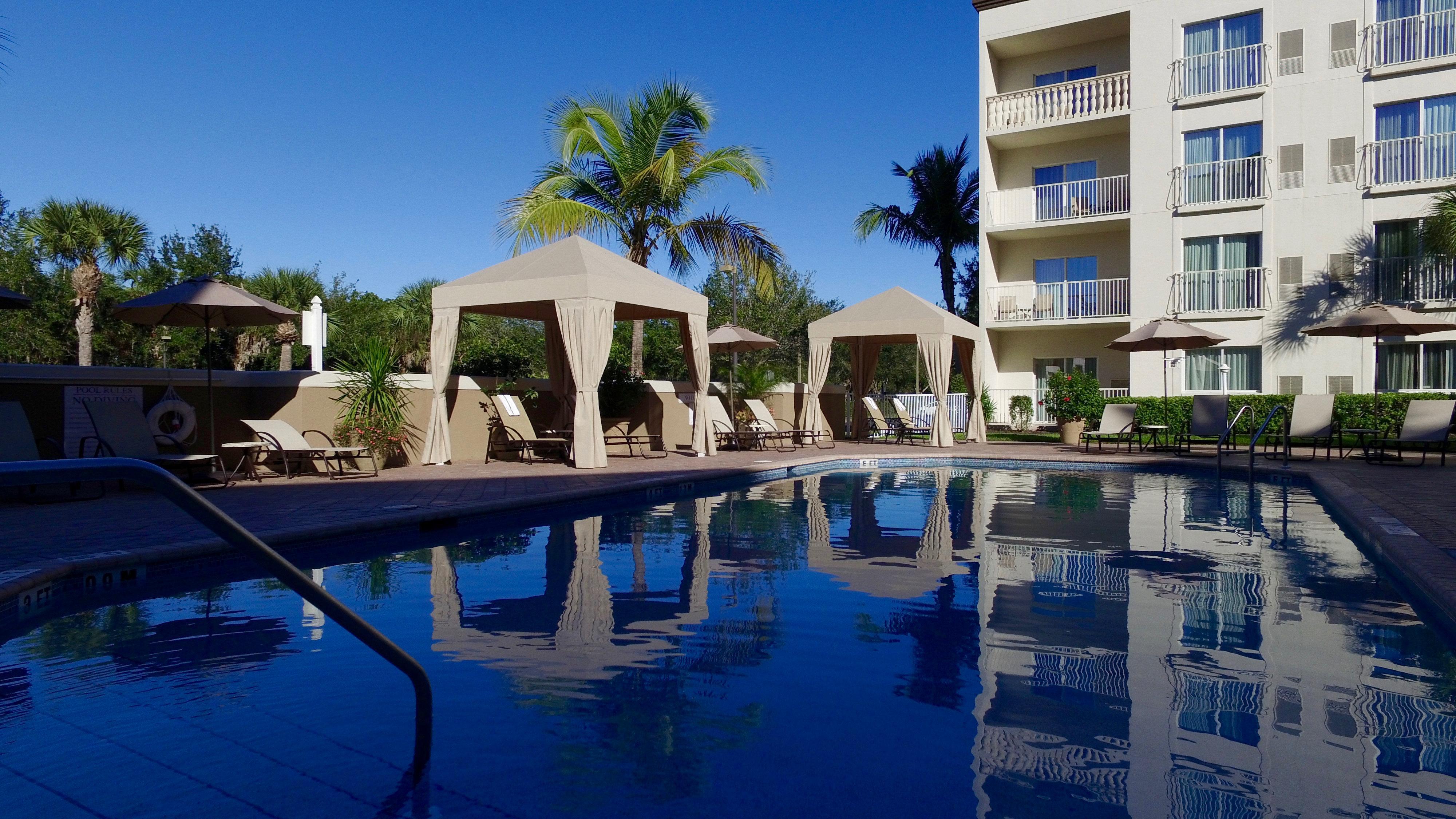Holiday Inn Express & Suites Naples Downtown - 5Th Avenue By Ihg Exteriér fotografie